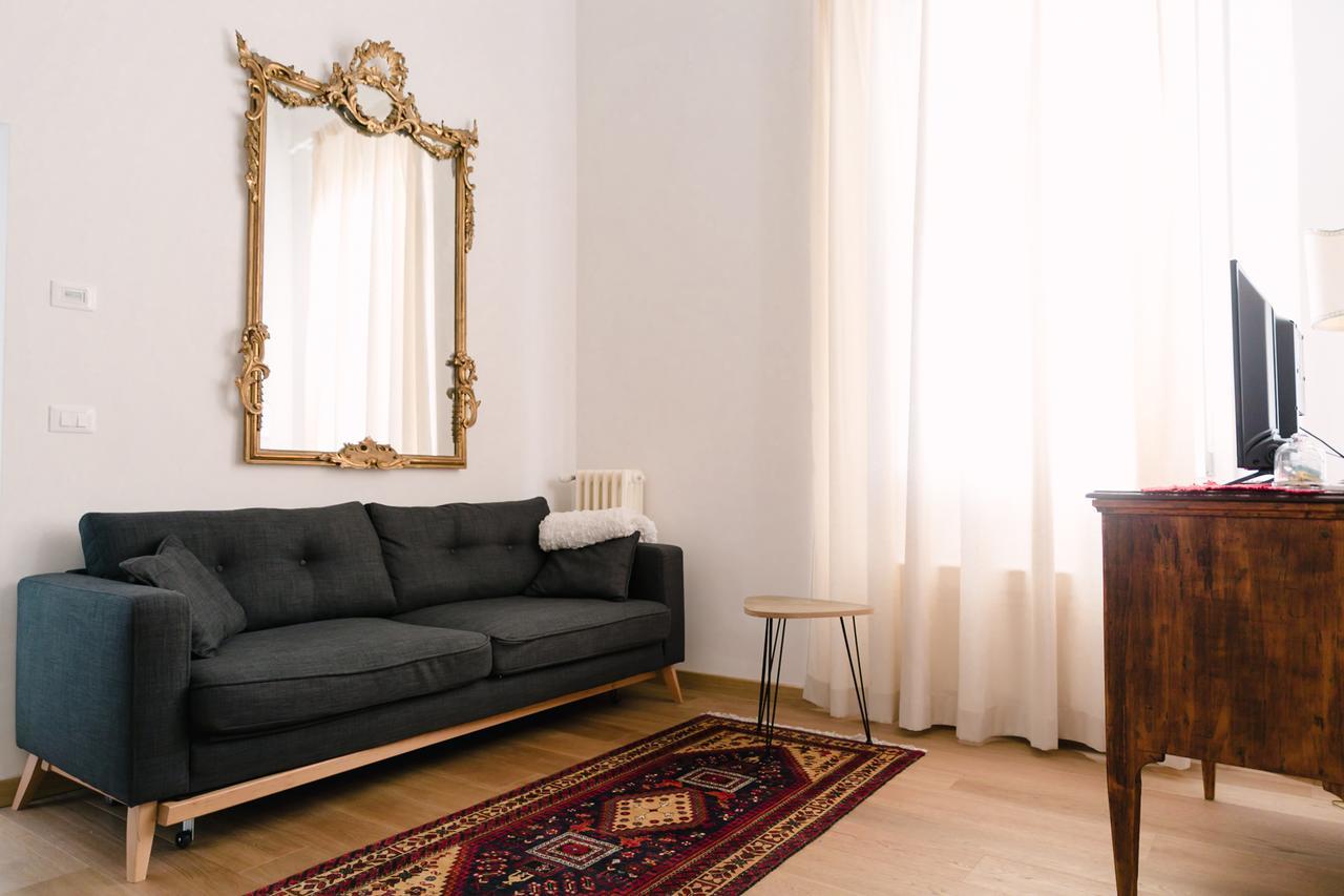 Grande, Moderno In Edificio Storico Apartamento