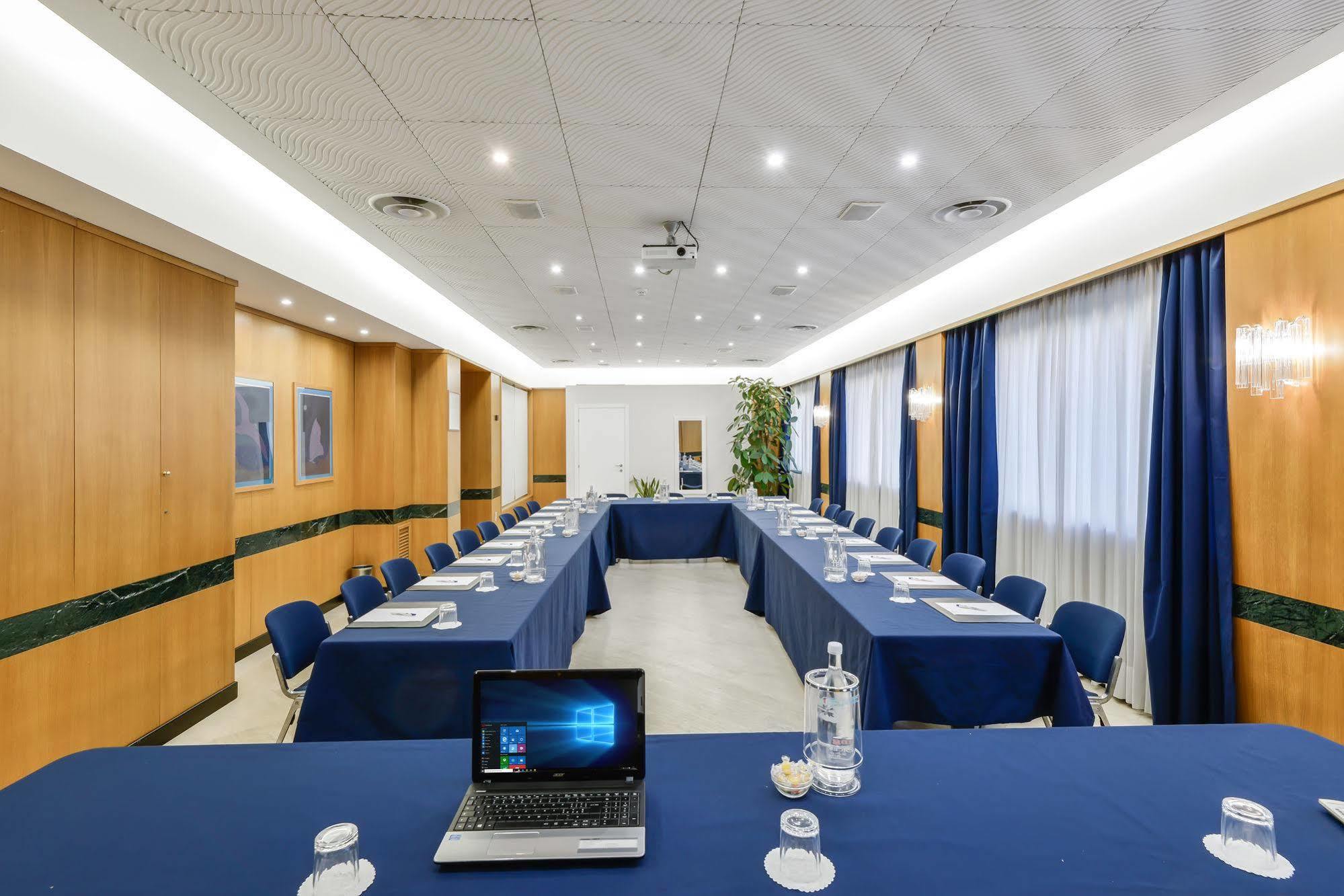 Airport 4* Bolonia