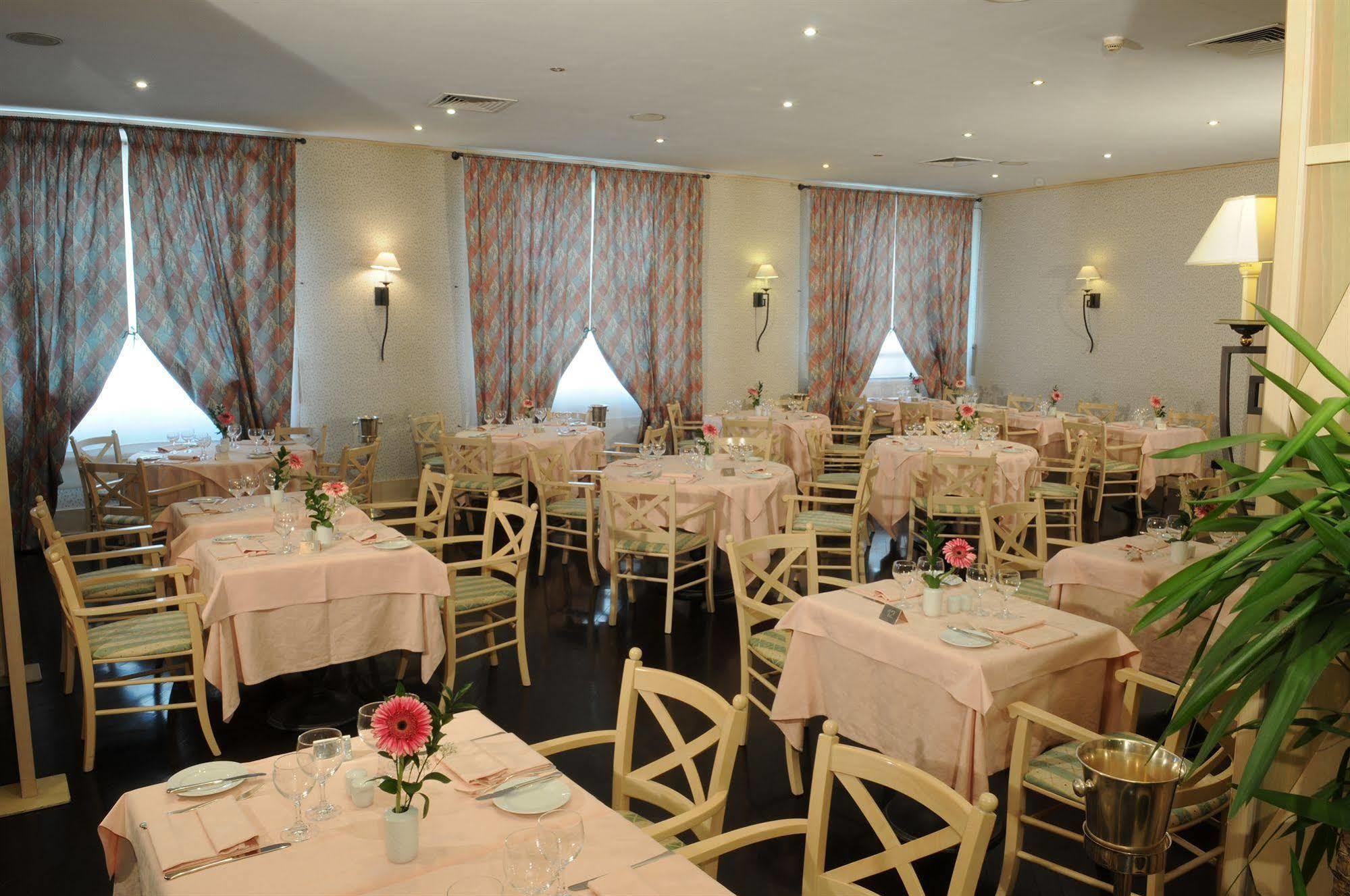 Hotel Flyon & Conference Center