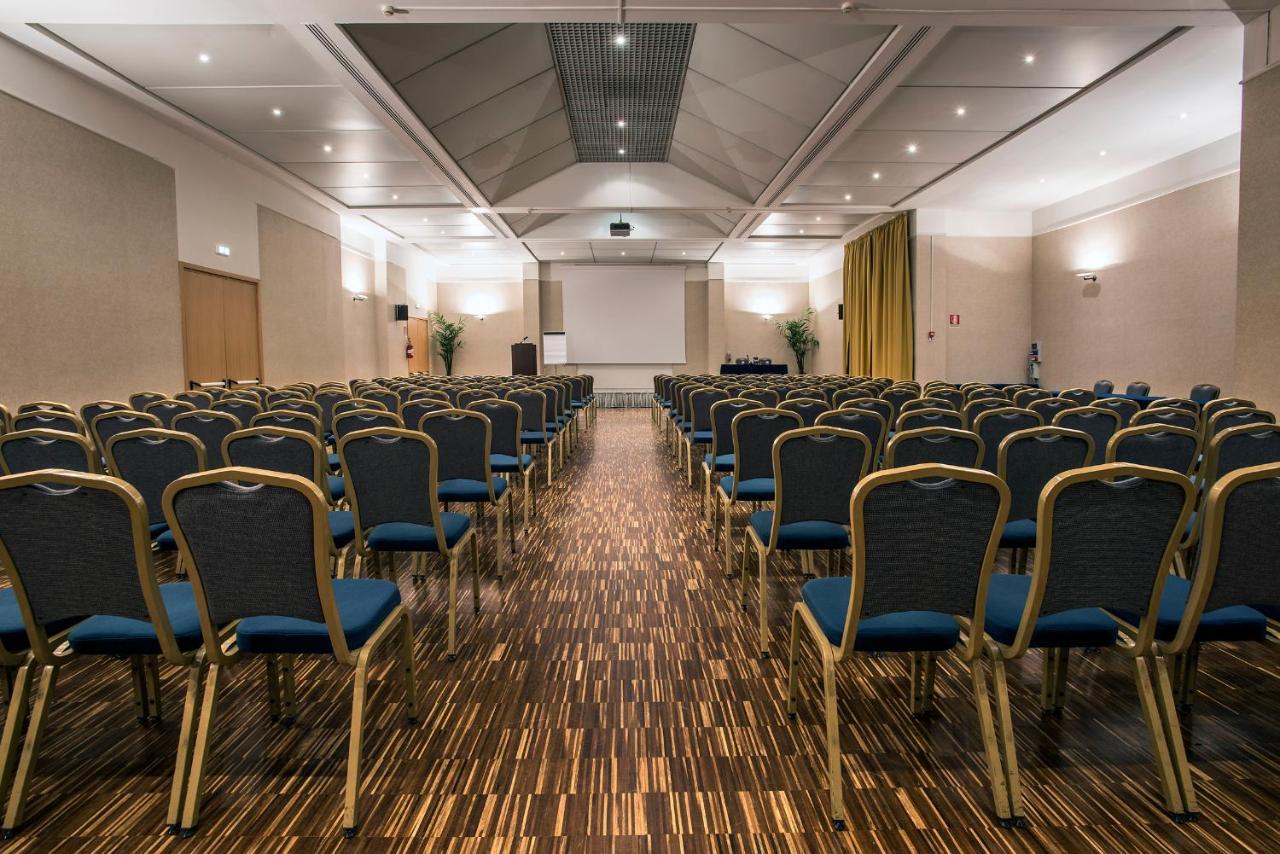 Hotel Flyon & Conference Center 4*