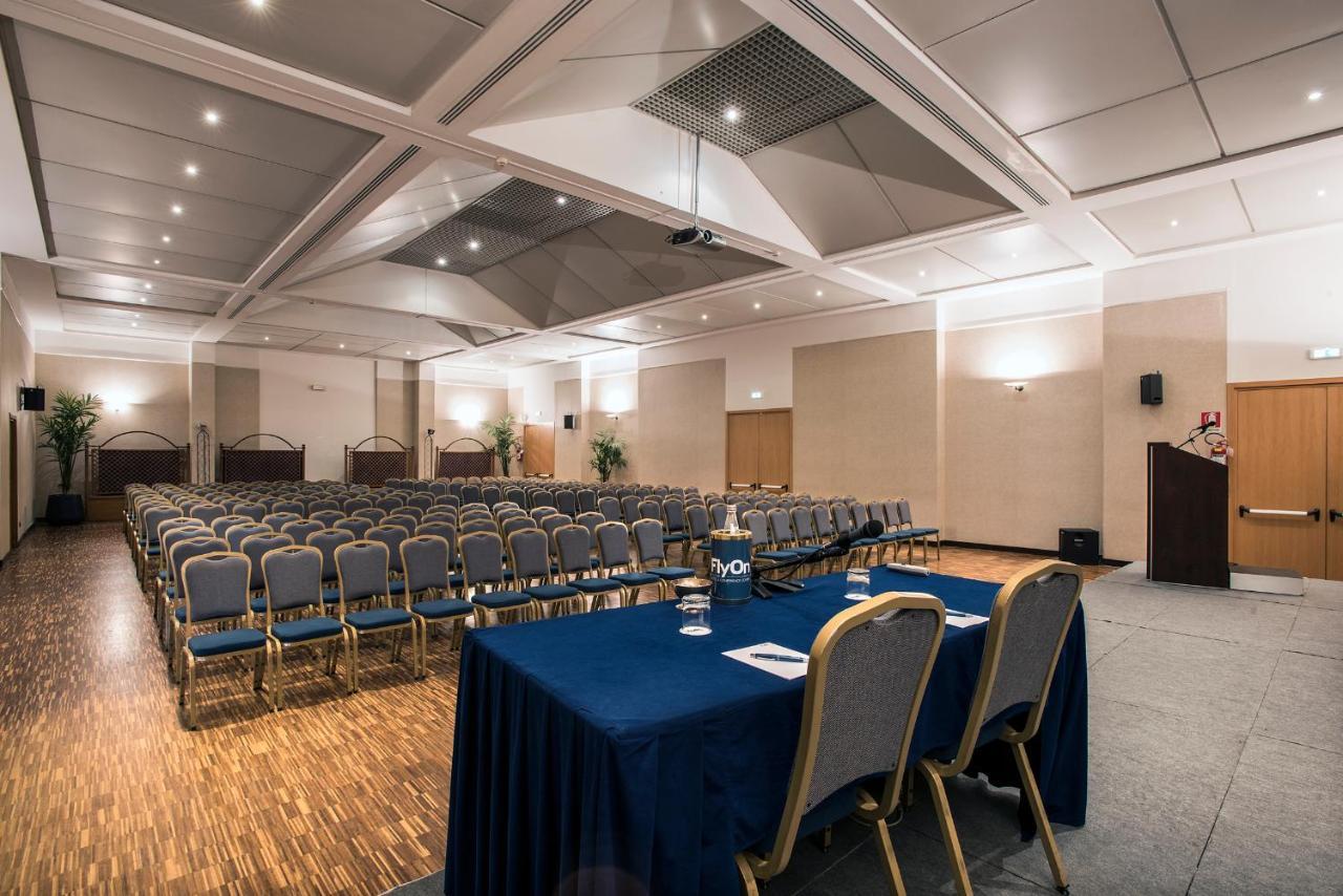 Hotel Flyon & Conference Center 4*