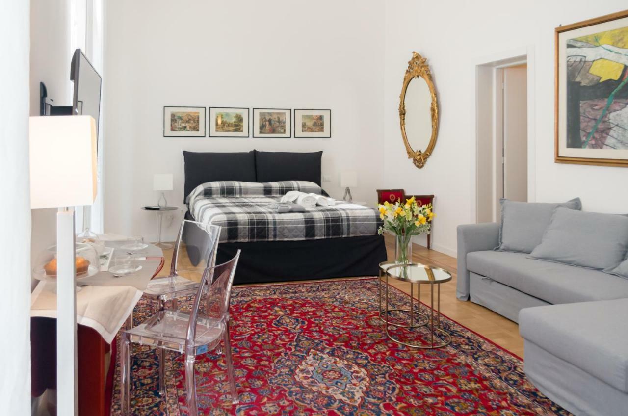 Second Floor Centro Storico Bed & Breakfast 2*