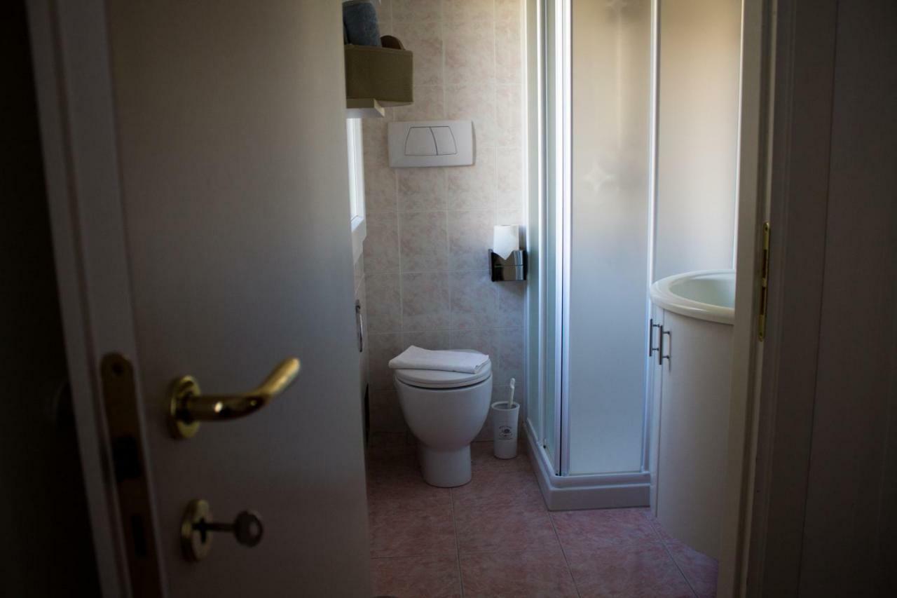 Bed & Breakfast A Due Passi Dal Lumiere Bologna