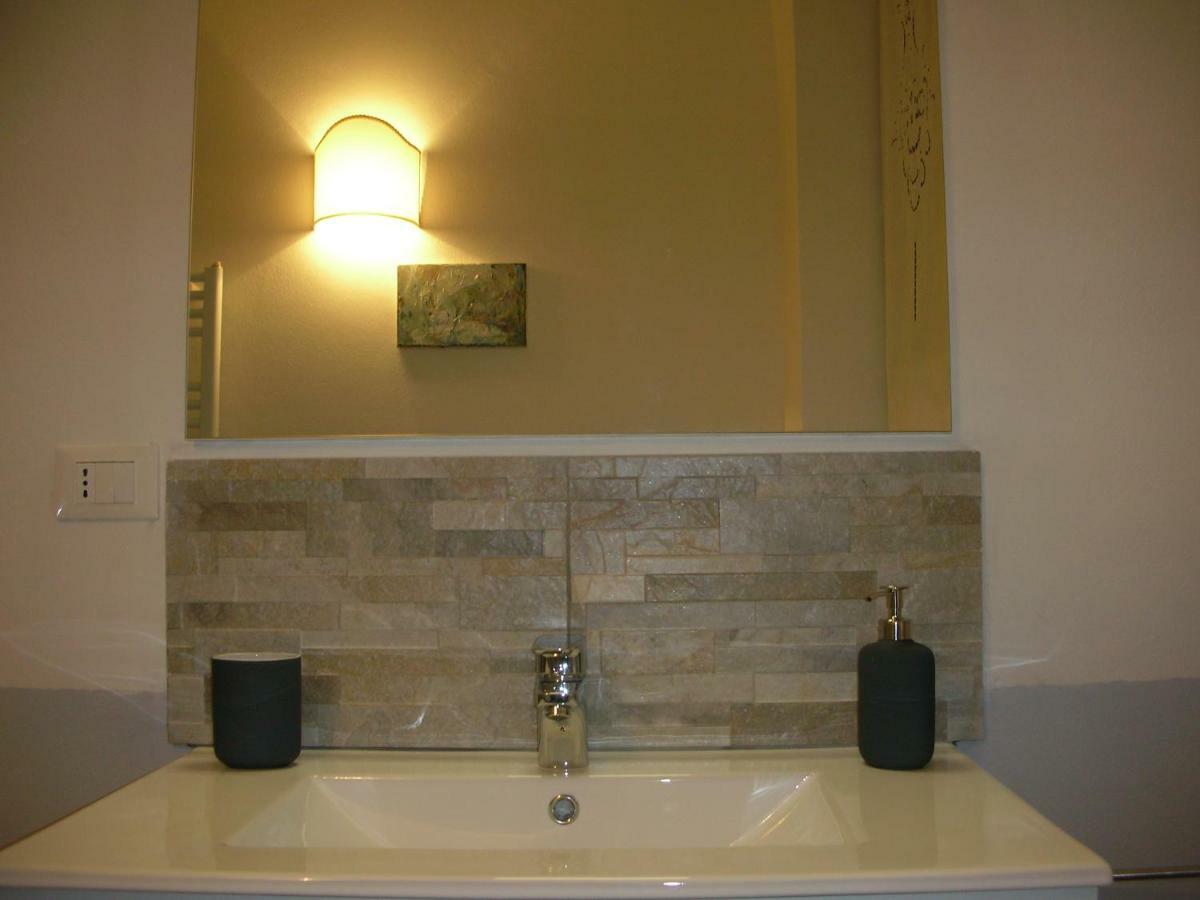 Apartment In Downtown *