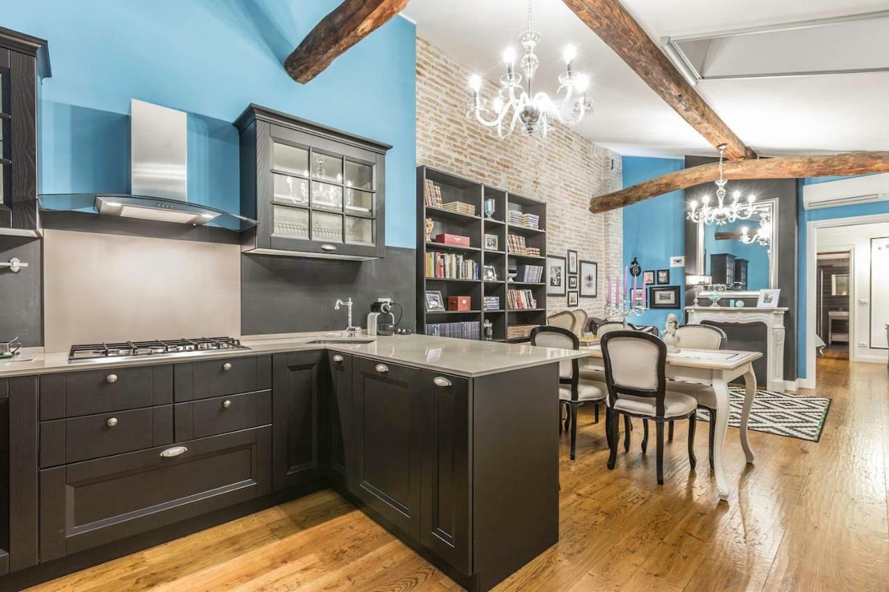 Delightful Carbonesi || The Place Bo Appartement